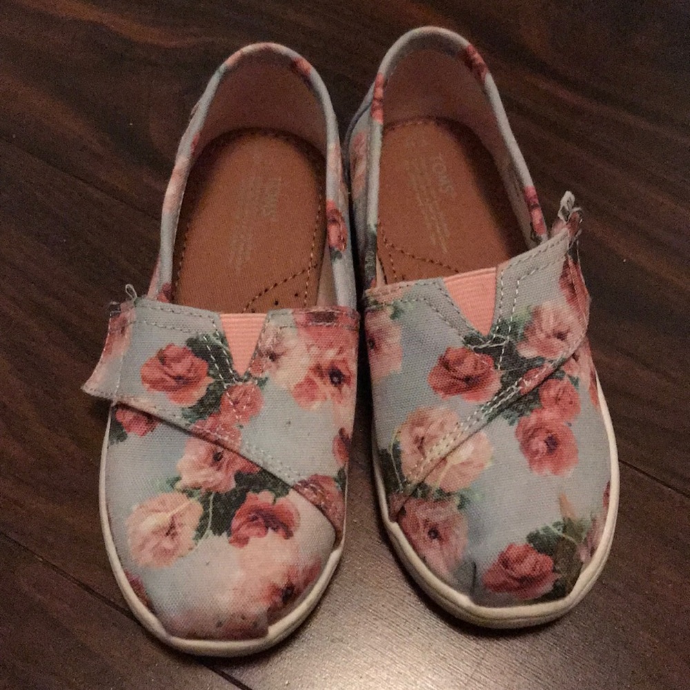 Toms